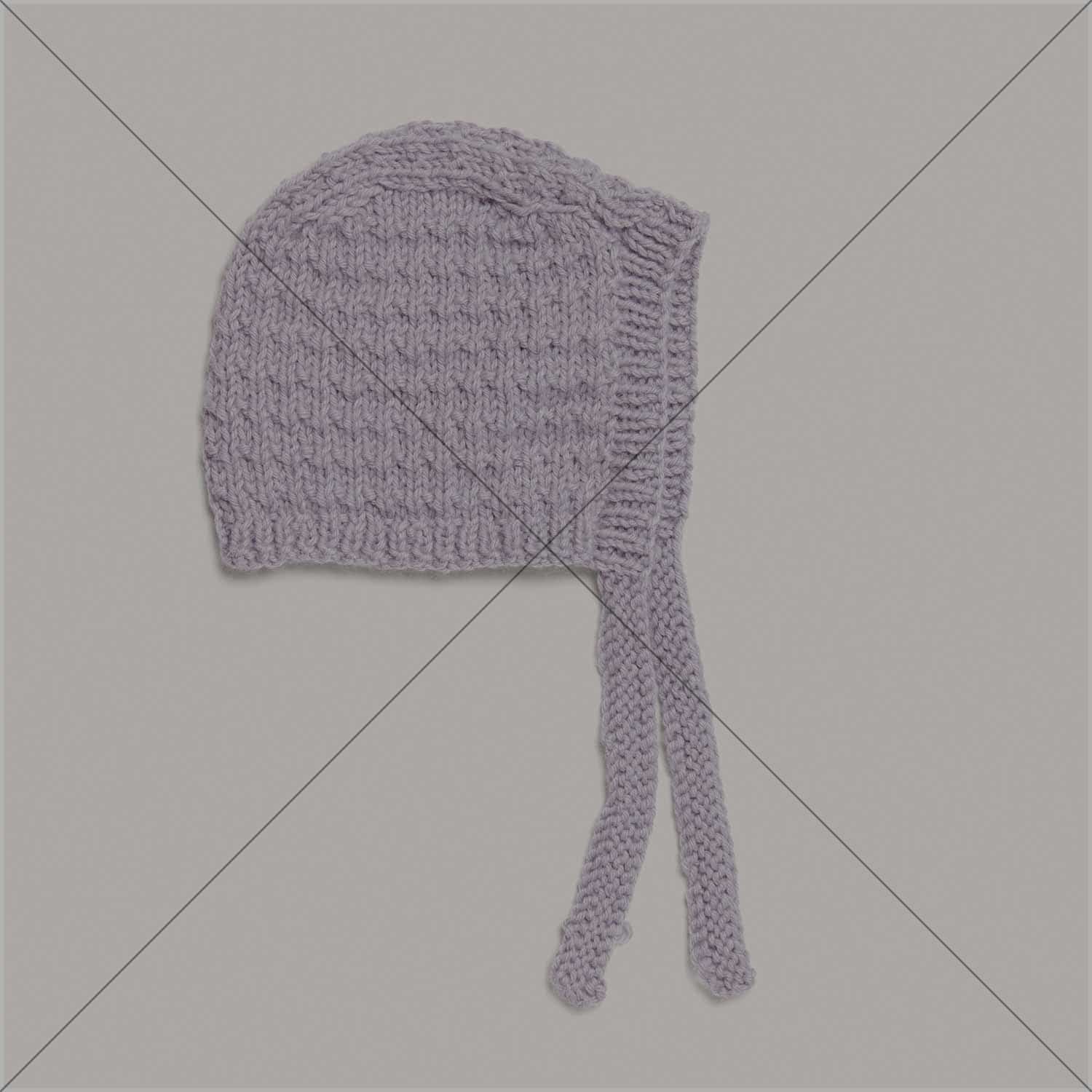 Gestrickte Babymütze Grau: Modell 03 aus dem Heft Rico Baby 038