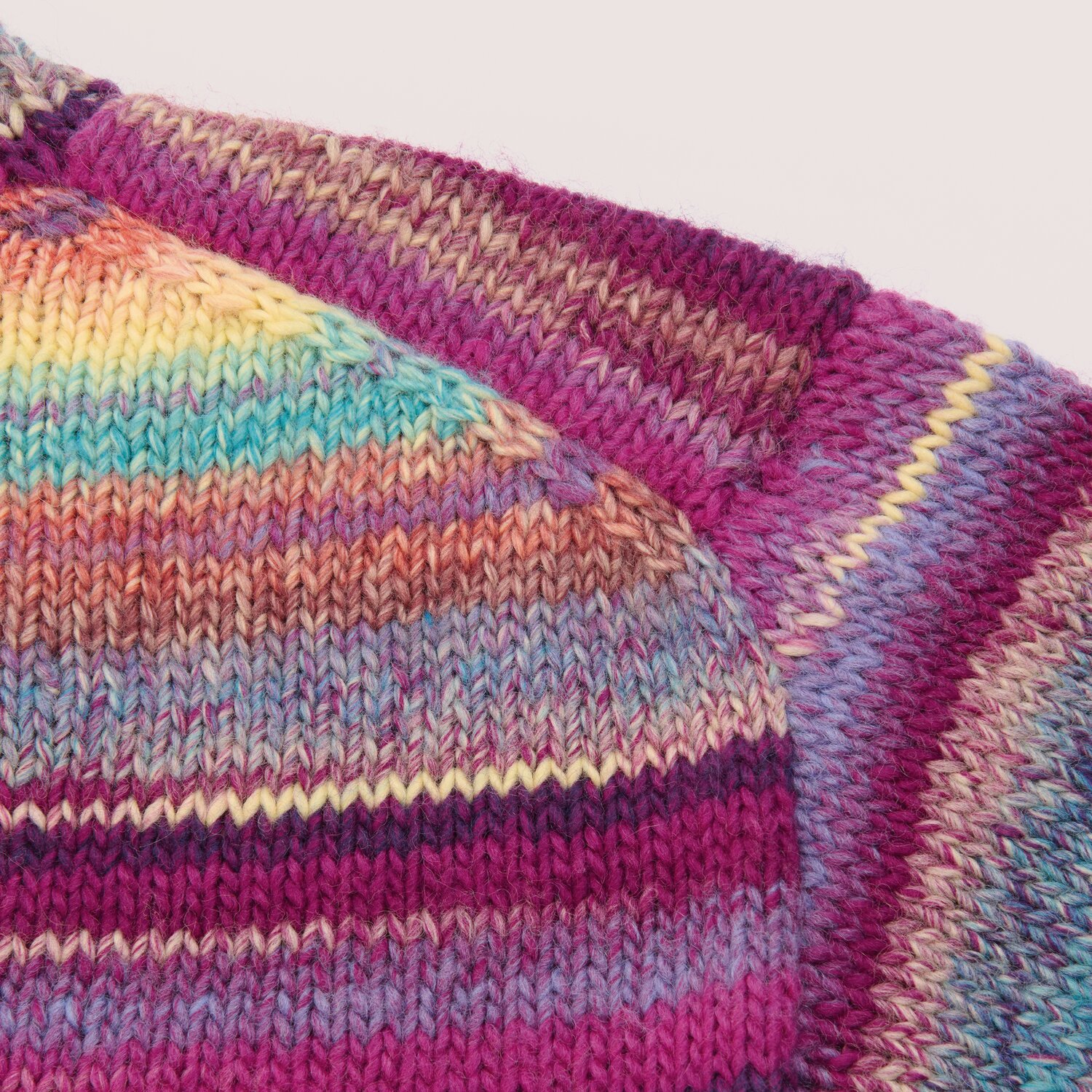 Creative Melange chunky, mehrfarbiges Strickgarn von Rico Design, detailreich verstrickt, zeigt weichen Farbverlauf; Knäuelgröße 50g, Lauflänge 85m