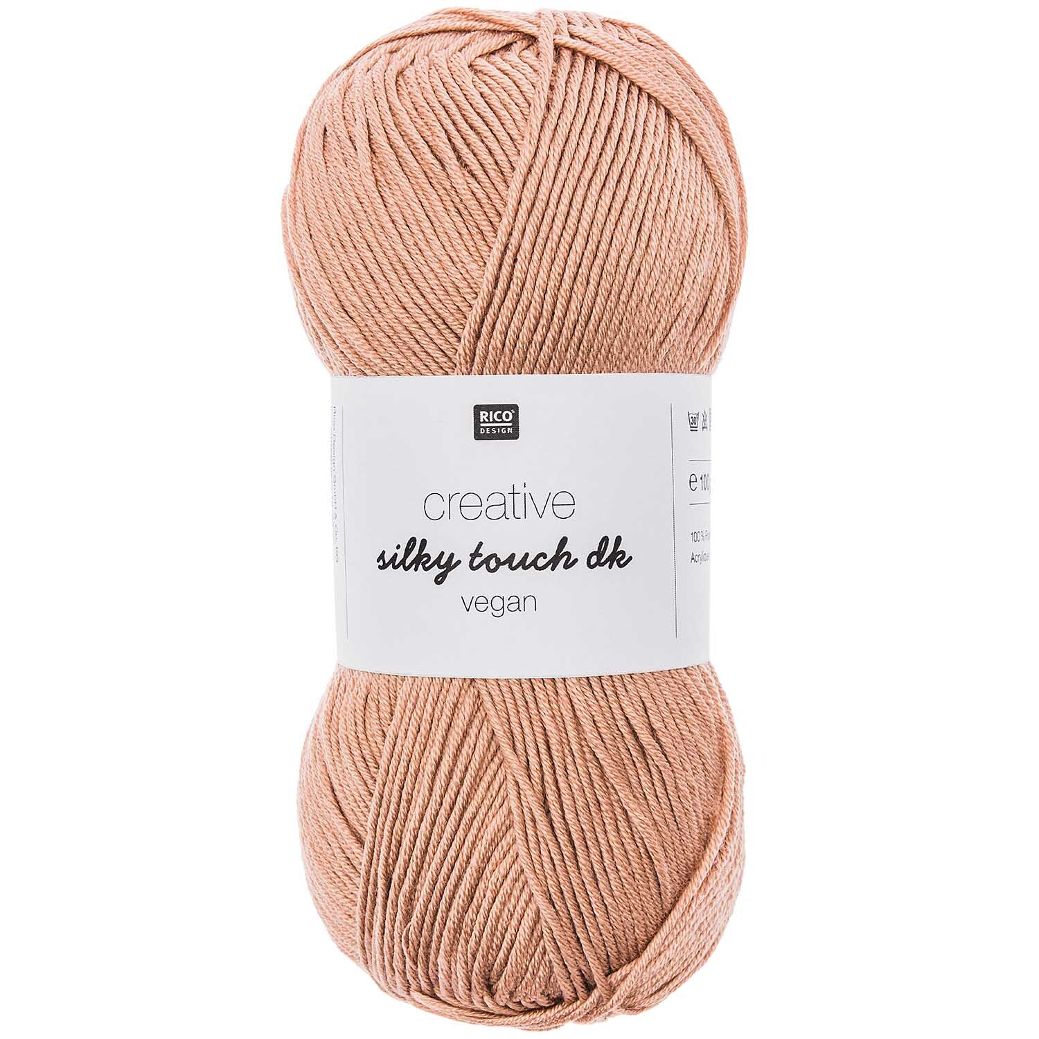 Creative Silky Touch dk von Rico Design in Altrosa, 100g Garnknäuel, vegan, 220m Länge. Ideal für weiche Strickprojekte.