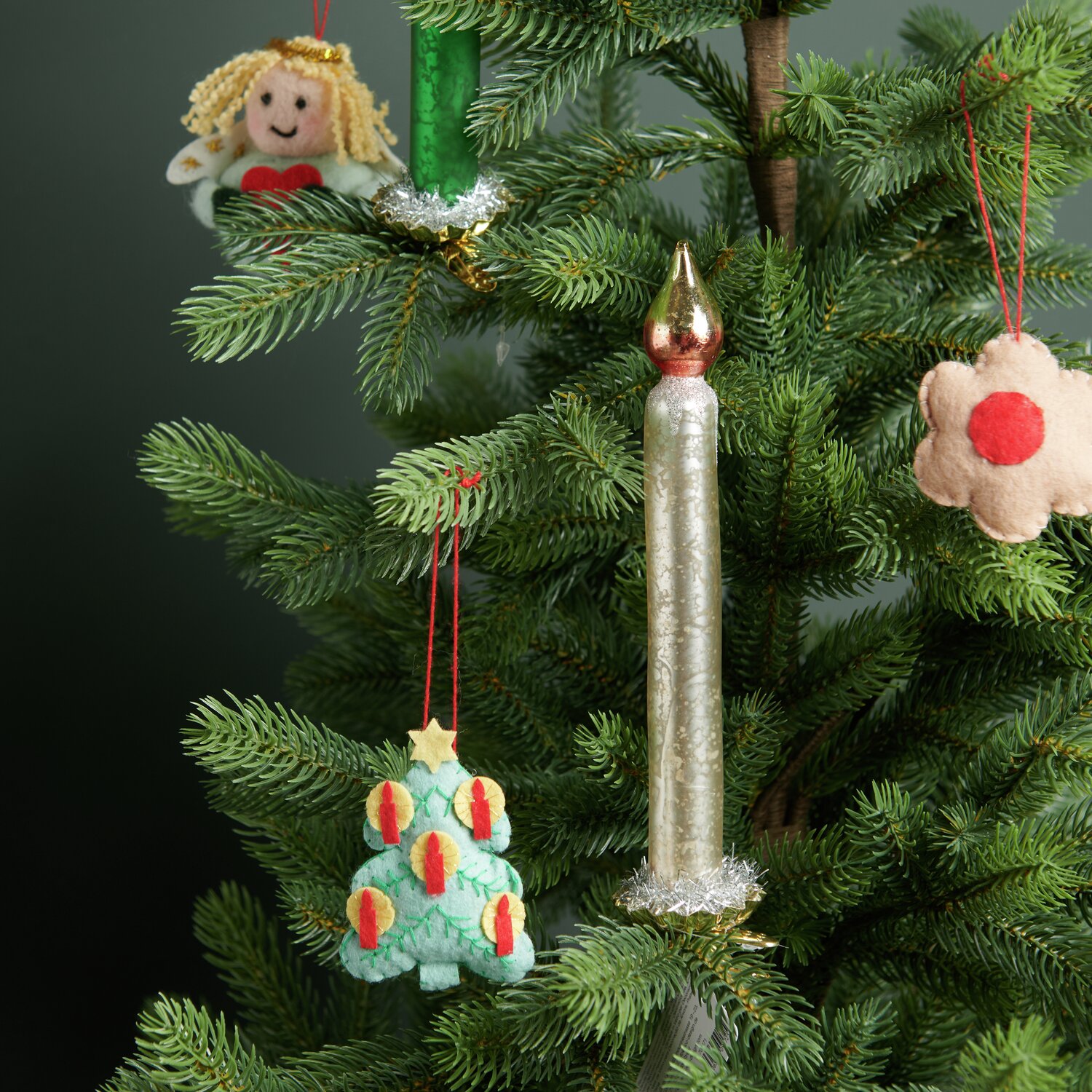 Baumschmuck Glaskerze mit goldenem Metallchip Ø2cm Farbe Grün von Rico Design