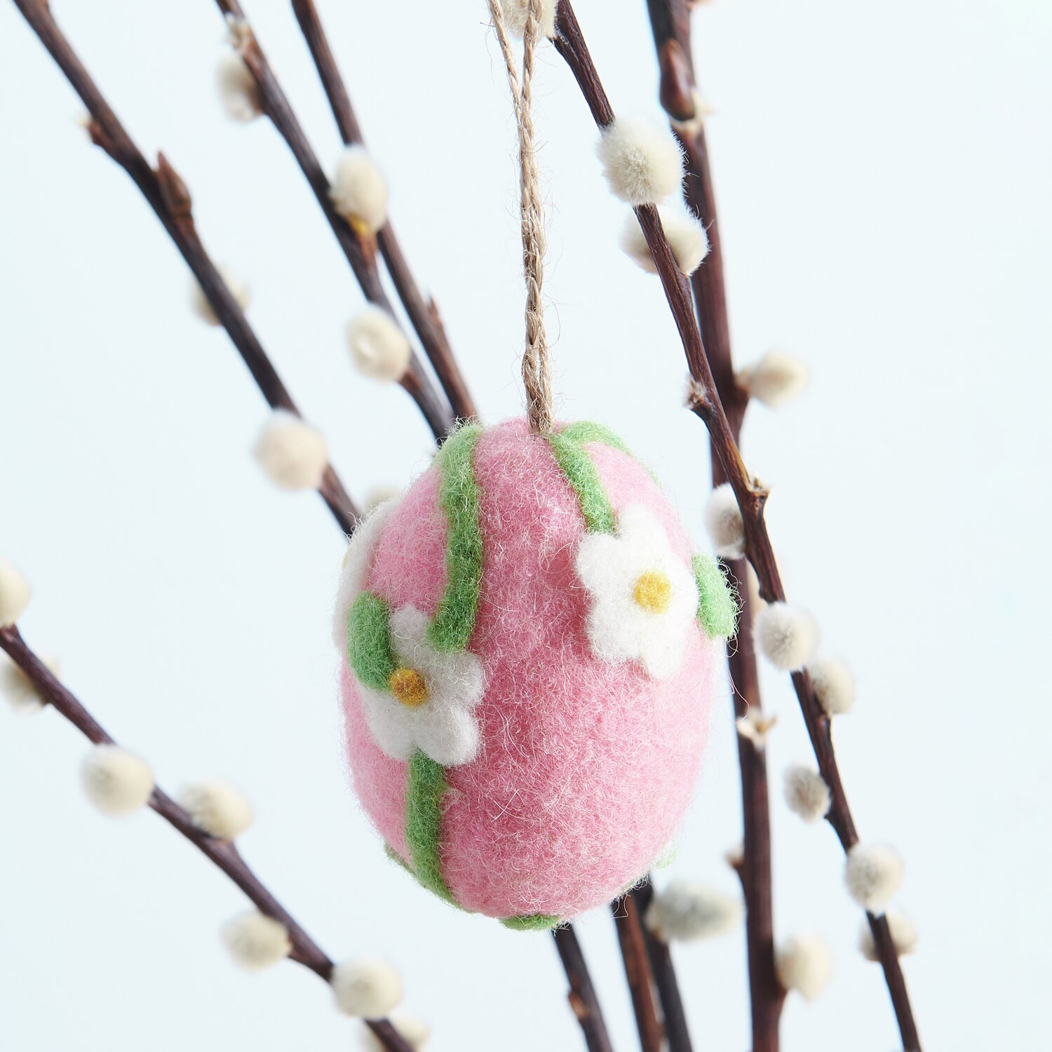 Aufhänger Filz-Ei Gänseblümchen 7,8xØ5,8cm von Rico Design