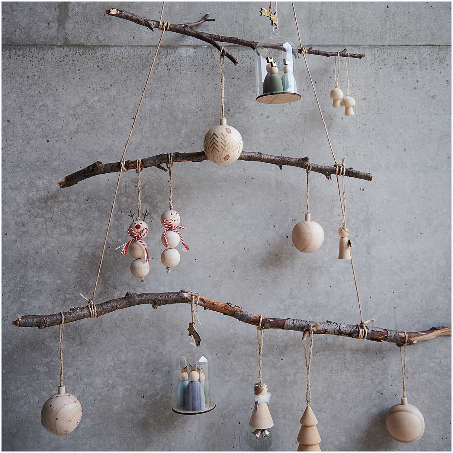 Baumschmuck Holzkugel natur-gold gemustert Ø6cm von Rico Design