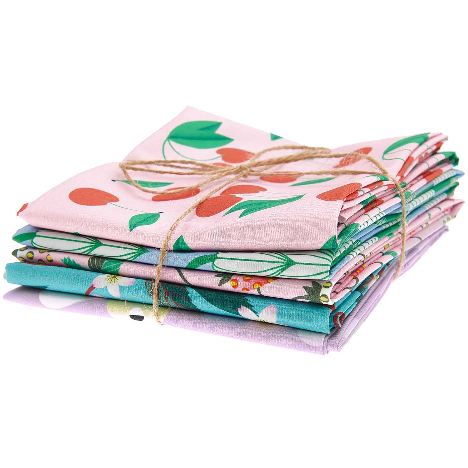 Stoffpaket mit 5 Stoffen Just Bees + Fruits + Flowers 50x70cm Stoffpaket mit 5 Stoffen Just Bees + Fruits + Flowers 50x70cm