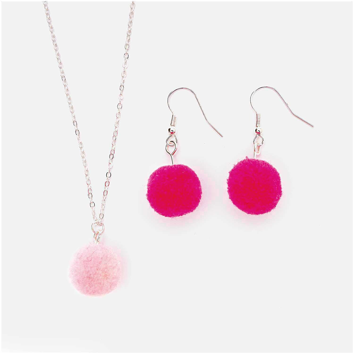 Mini-Pompons mit Öse 1,5cm 4 Stück Mini-Pompons mit Öse 1,5cm 4 Stück