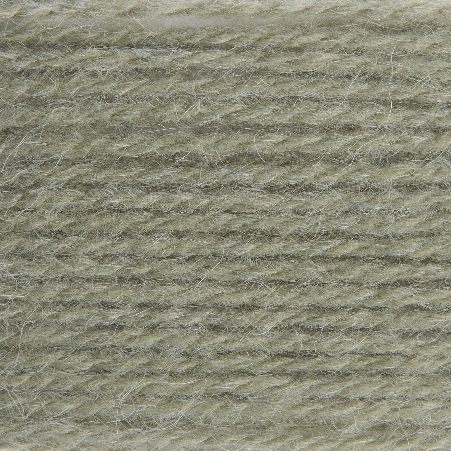 Soft Alpaca, feines Strickgarn von Rico Design in sanftem Salbeiton, detailnaher Fadenverlauf, Subtitel 50g 125m, ideal für weiche Projekte