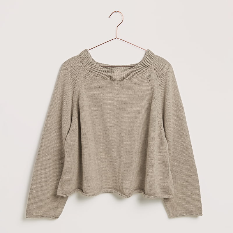 Gestrickter Pullover in Taupe: Modell 02 aus dem Heft Luxury Knits Summer Pieces