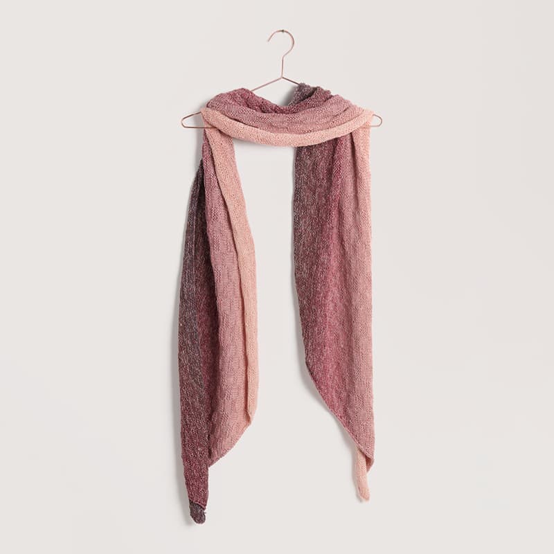 Gestricktes Tuch: Modell 12 aus dem Heft Lovewool No. 22