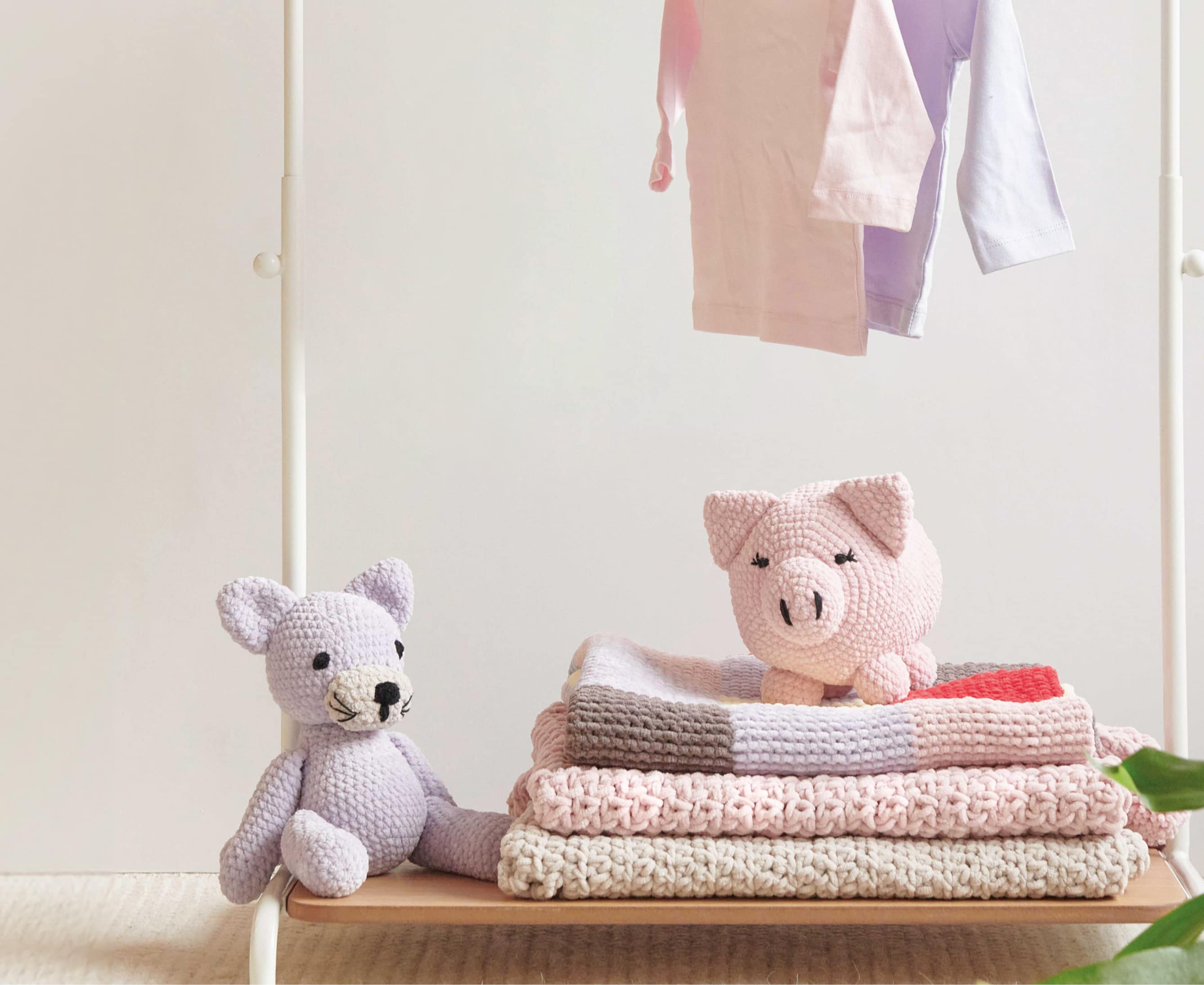 Gestrickte und gehäkelte Baby-Accessoires