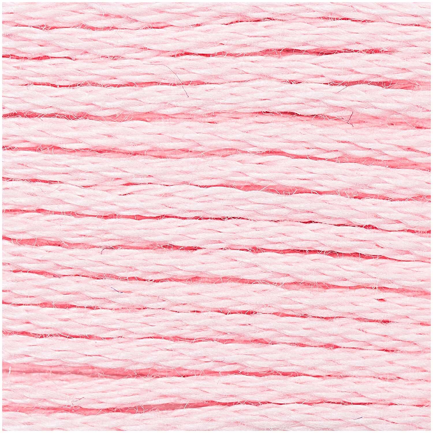 Sticktwist 8m in zartem Rosa von Rico Design, ideal für Stickprojekte, zeigt feine Fadenstruktur.