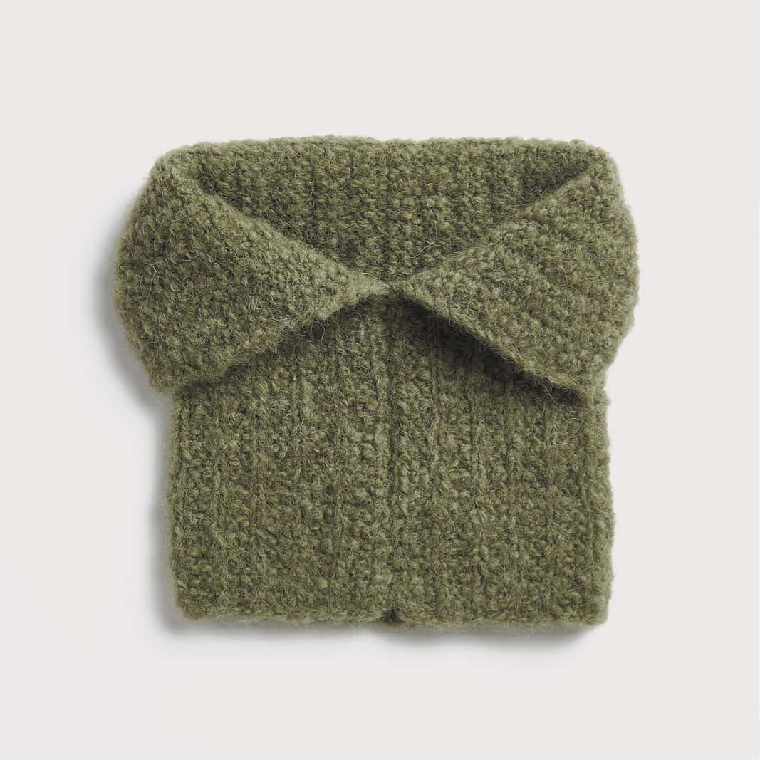Gestrickter Kragen in Oliv: Modell 10 aus dem Heft Made by Me No. 21