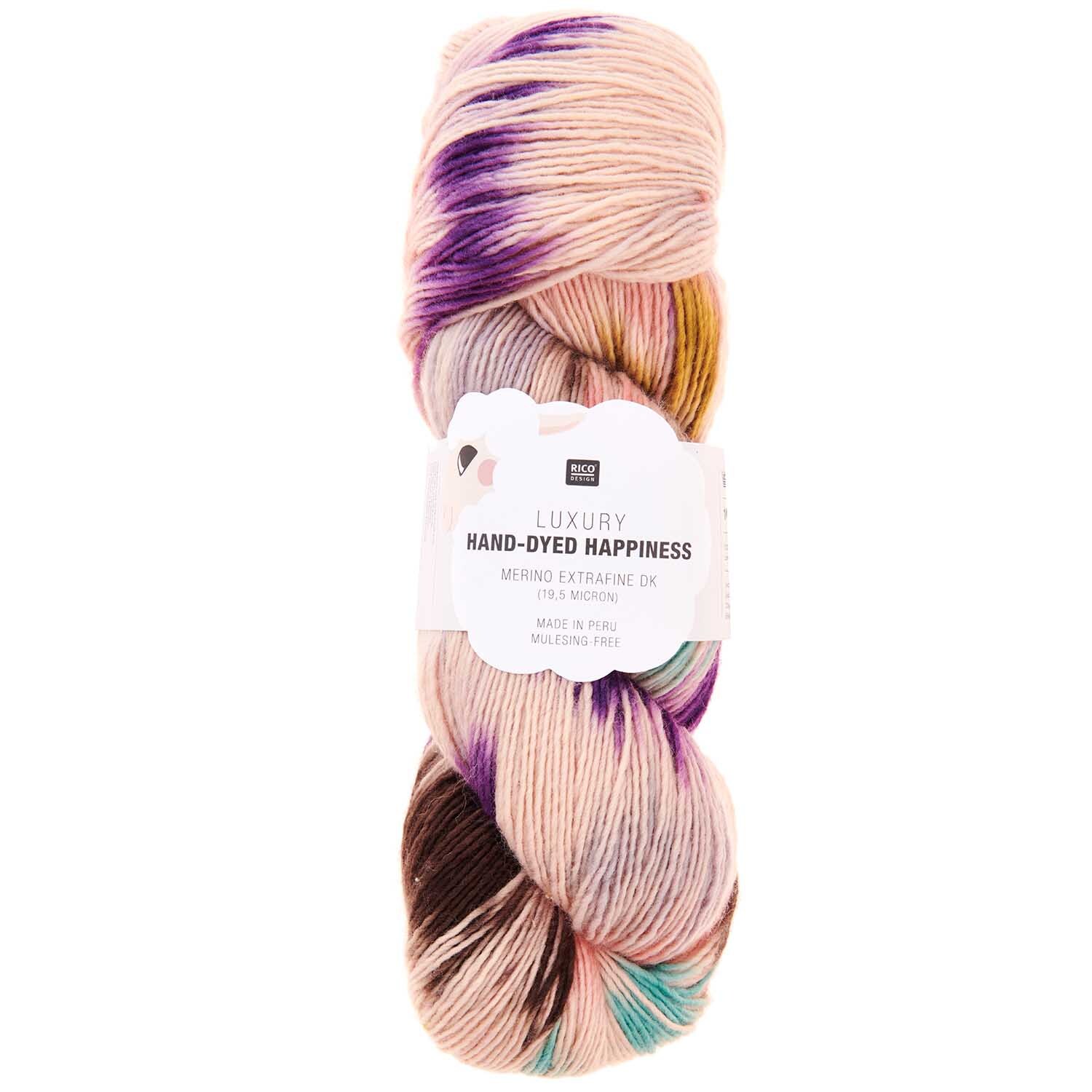 Luxury Hand-Dyed Happiness dk: Handgefärbtes Garn in Puder-Lila von Rico Design, 100g, 390m.