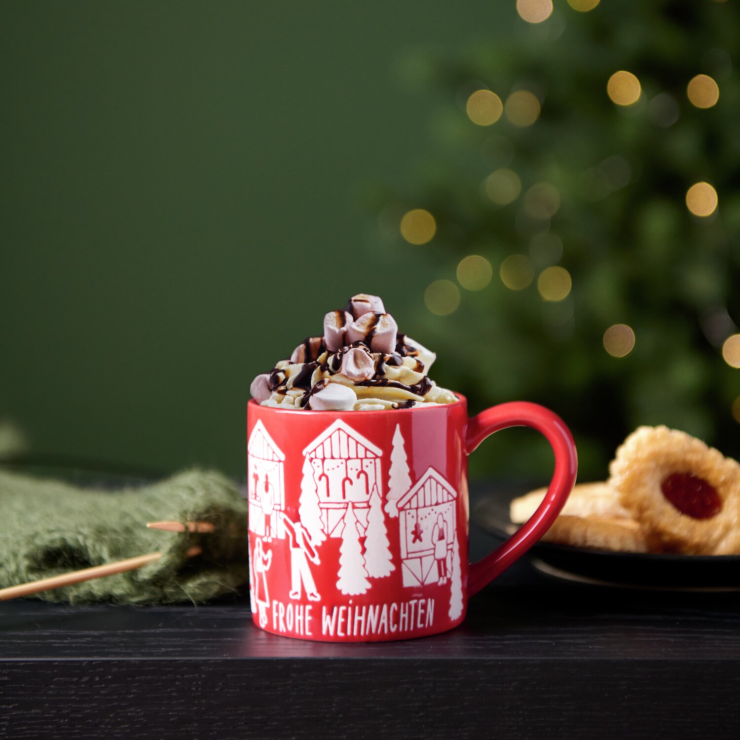 Porzellan Tasse Weihnachtsmarkt  Ø7,5x7,5cm Farbe Rot von Rico Design