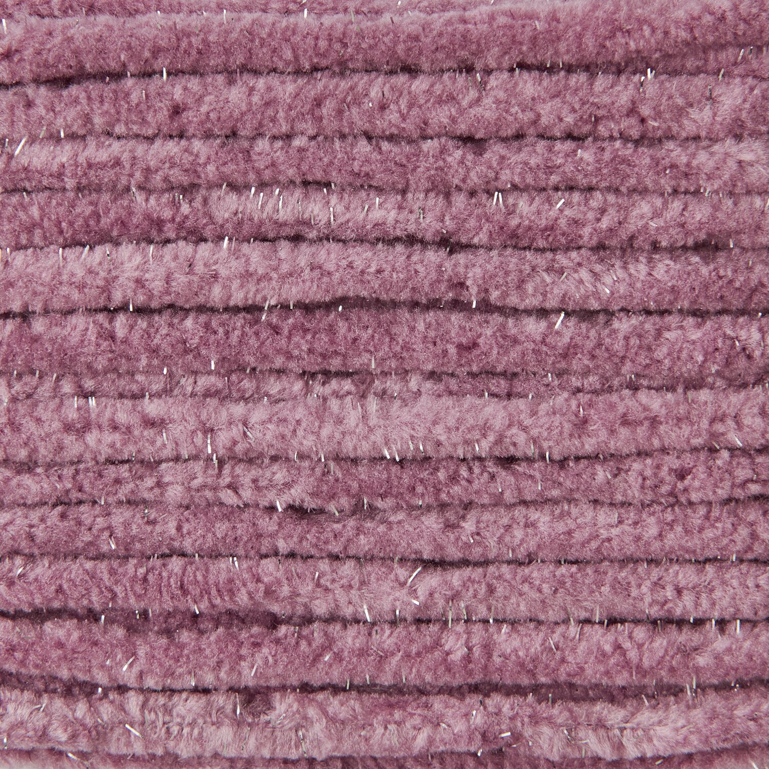 Creative Chenillove Sparkle 100g 110m Farbe Beere von Rico Design Creative Chenillove Sparkle, weiches Garn in Beere mit Glitzerfäden, ideal für Strickprojekte.