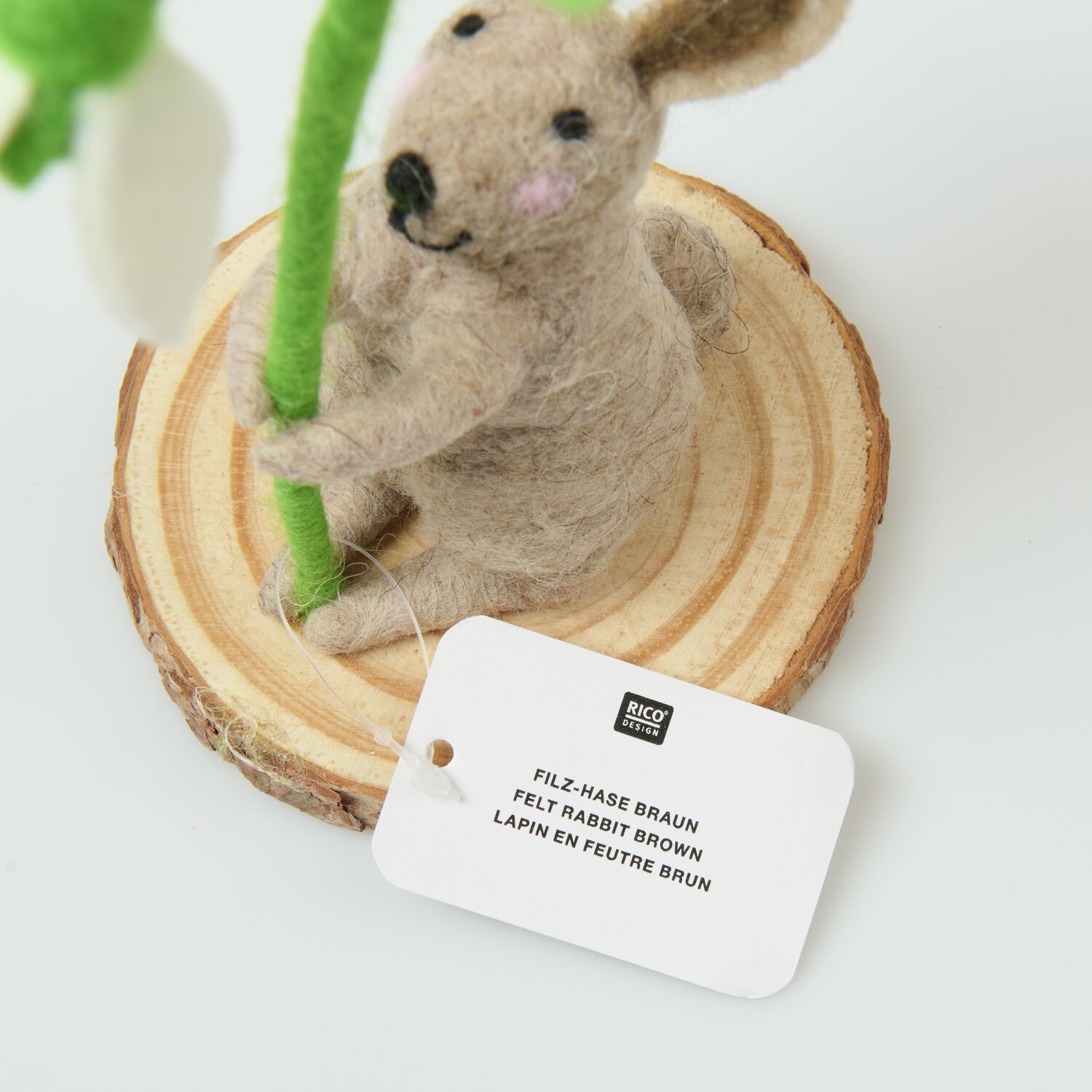 Filz-Hase mit Schneeglöckchen 21x9,5x9,5cm von Rico Design