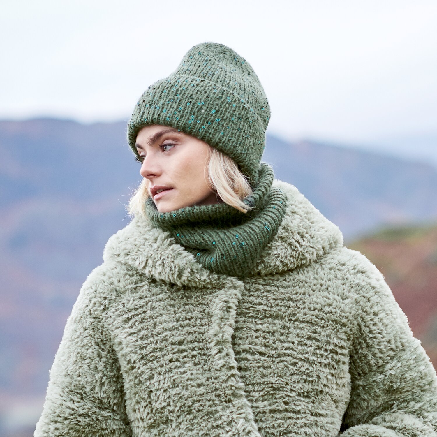 Strickset Loop Modell 20 aus Lovewool No. 23 von Rico Design