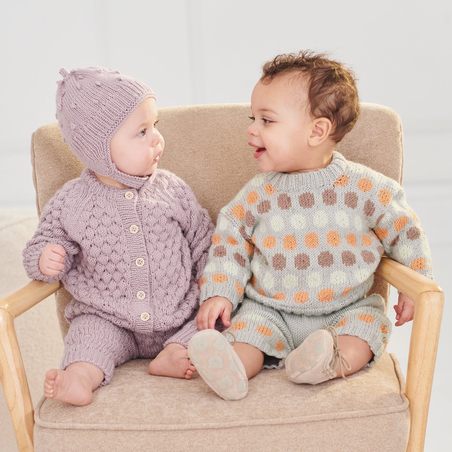 Strickset Hose Modell 06 aus Baby 042 von Rico Design