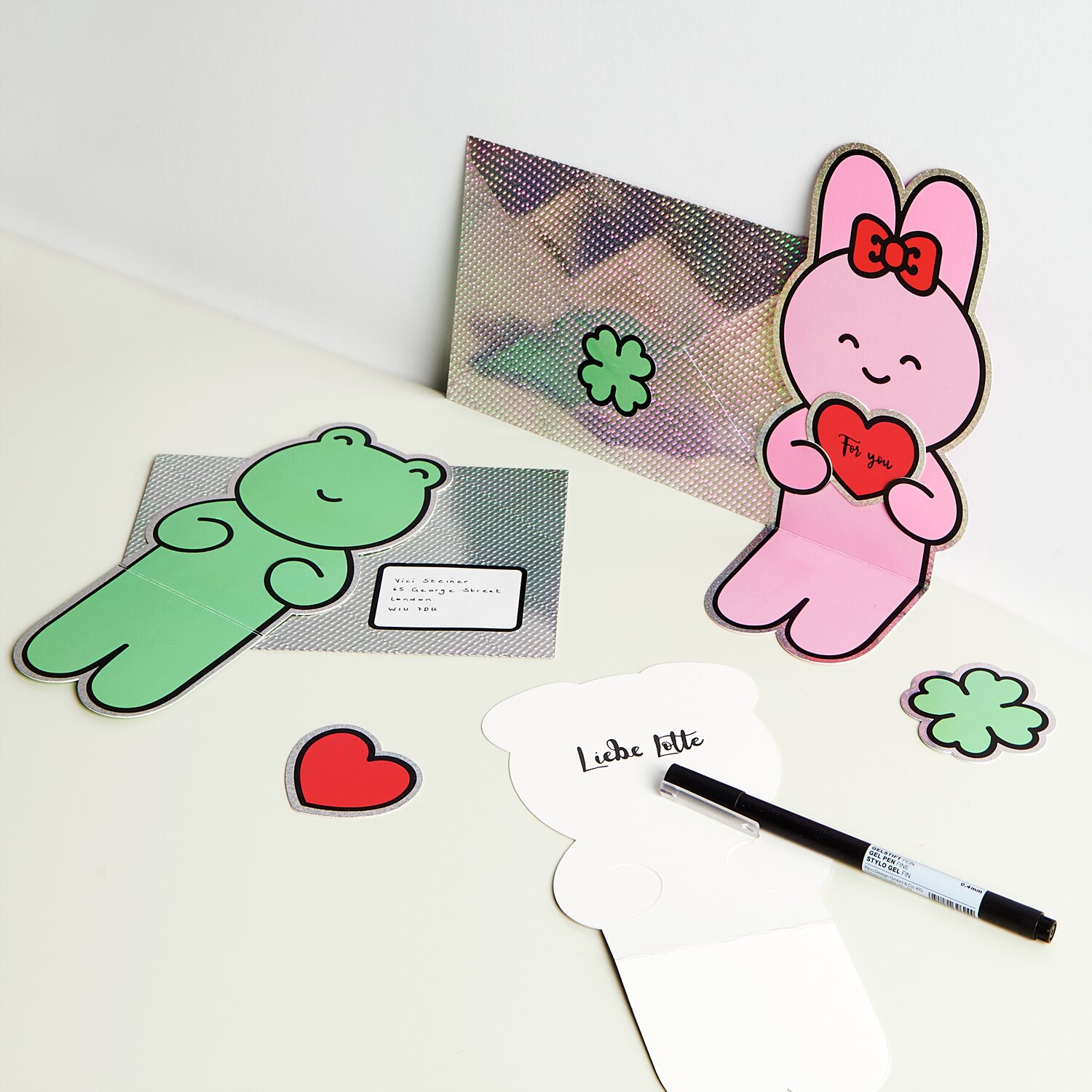 Paper Poetry Kartenset Chingu formgestanzt mit süßen Tiermotiven, Herz und Kleeblatt. Ideal für kreative Grüße.