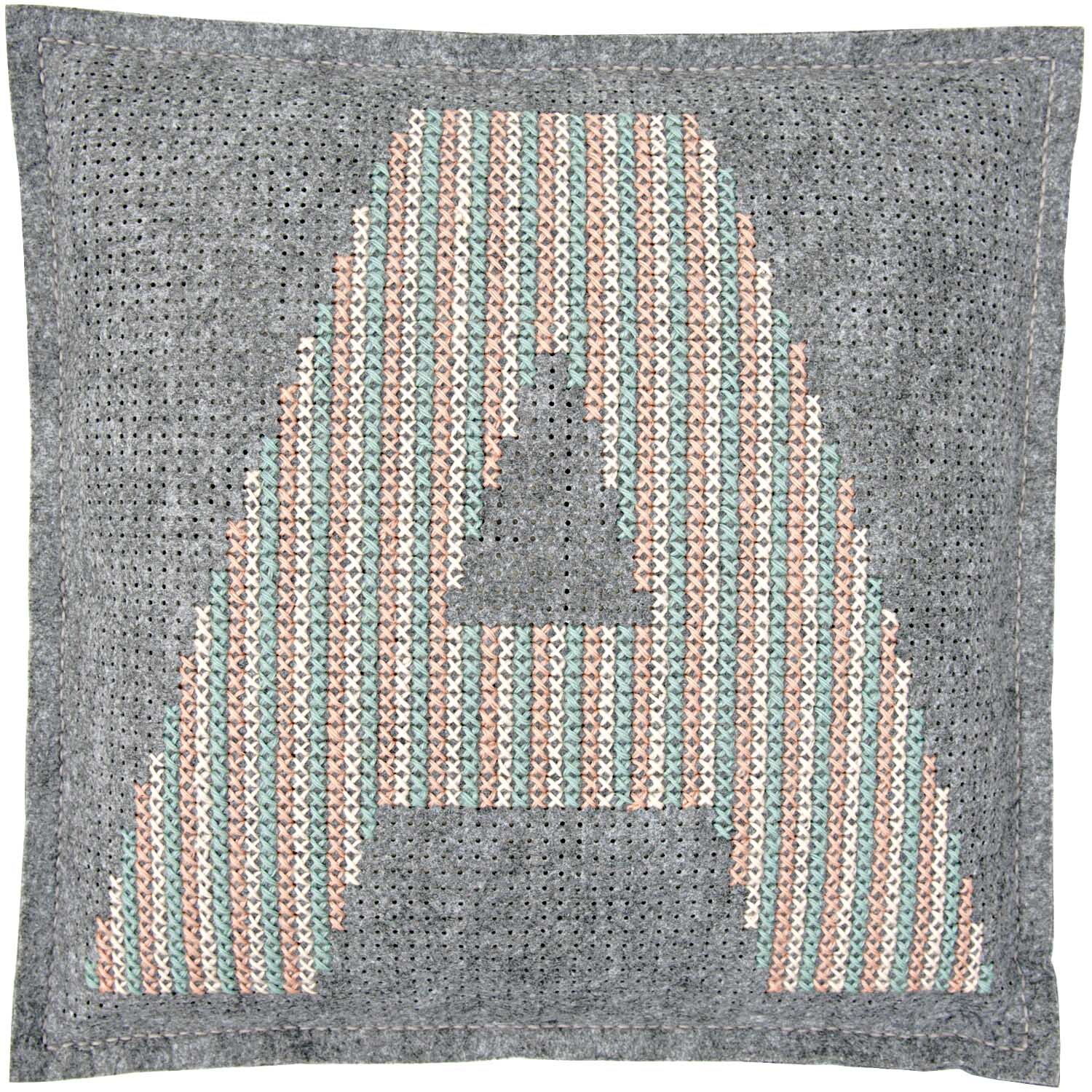 Filzkissen zum Besticken grau mit Alphabet 42x42cm Filzkissen zum Besticken grau mit Alphabet 42x42cm