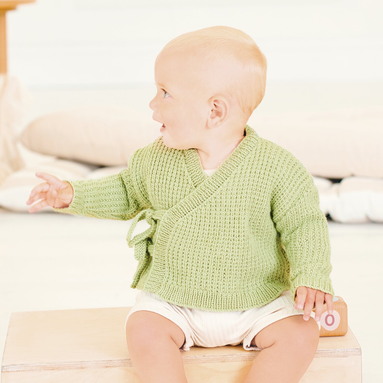 Strickset Jacke Modell 14 aus Baby 043 von Rico Design