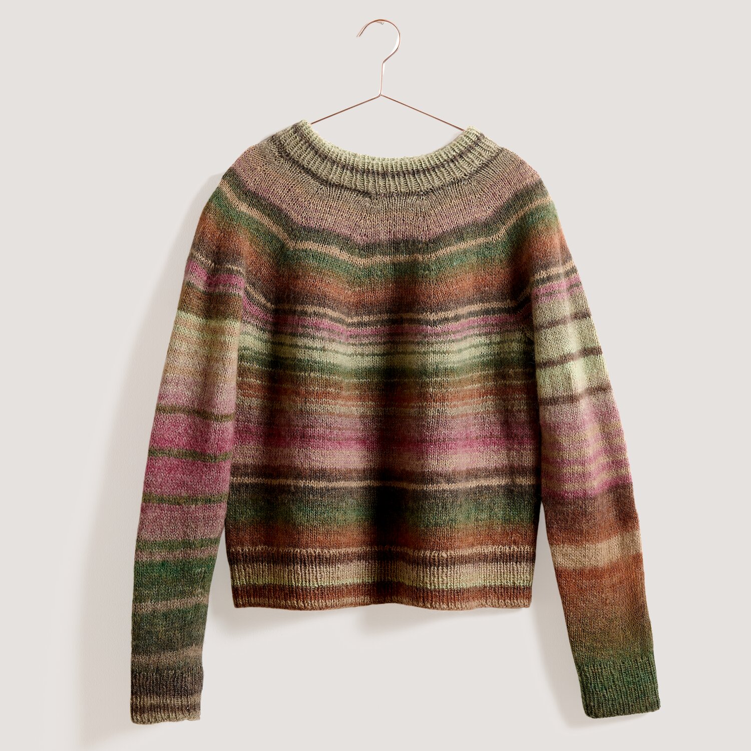 Creative Wool Tonality, gestrickter Pullover aus Rico Design Garn mit sanften Streifen in Waldtönen, lockere Passform und langen Ärmeln, 200g 670m
