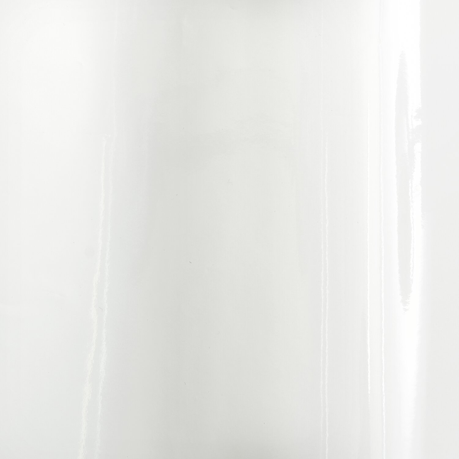 Geschenkpapier Lack 200x70cm 100g/m² Farbe Weiß von Rico Design Geschenkpapier Lack 200x70cm zeigt glänzende weiße Oberfläche, ideal für stilvolle Verpackungen.