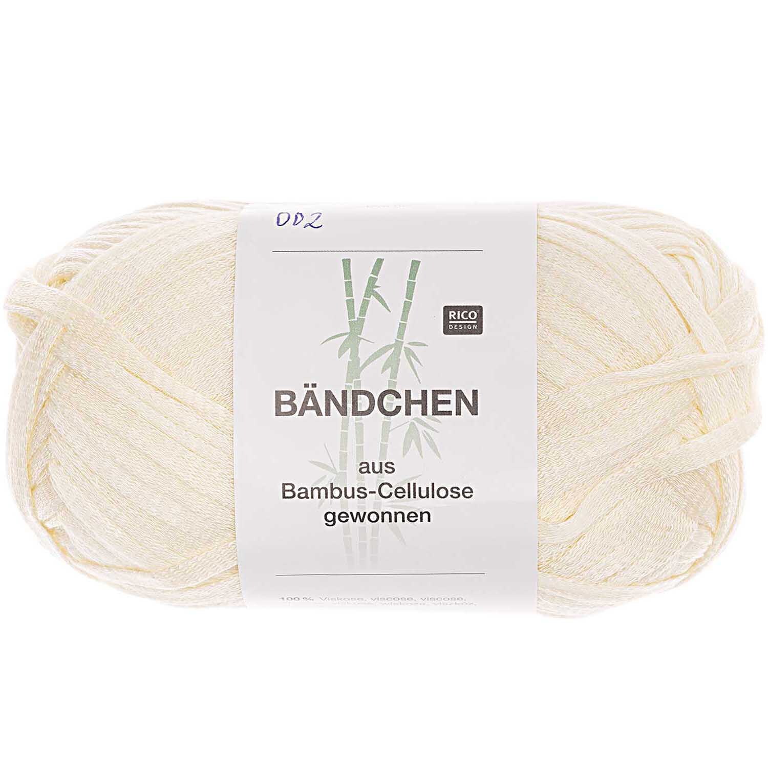 Bändchen aus Bambus-Cellulose in Pastellgelb von Rico Design, 100g Knäuel mit 120m Länge.