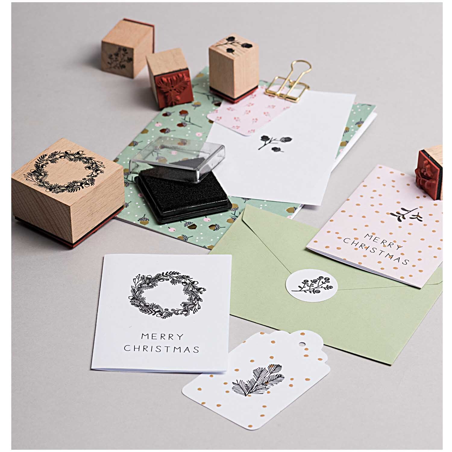 Paper Poetry Stempelset Classical Christmas incl. Stempelkissen 8 Stück Paper Poetry Stempelset Classical Christmas incl. Stempelkissen 8 Stück