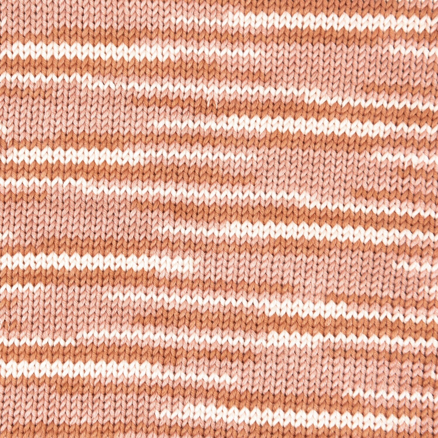 Essentials Cotton Print: Altrosa gestricktes Muster von Rico Design, 130m 50g, ideal für kreative Projekte.