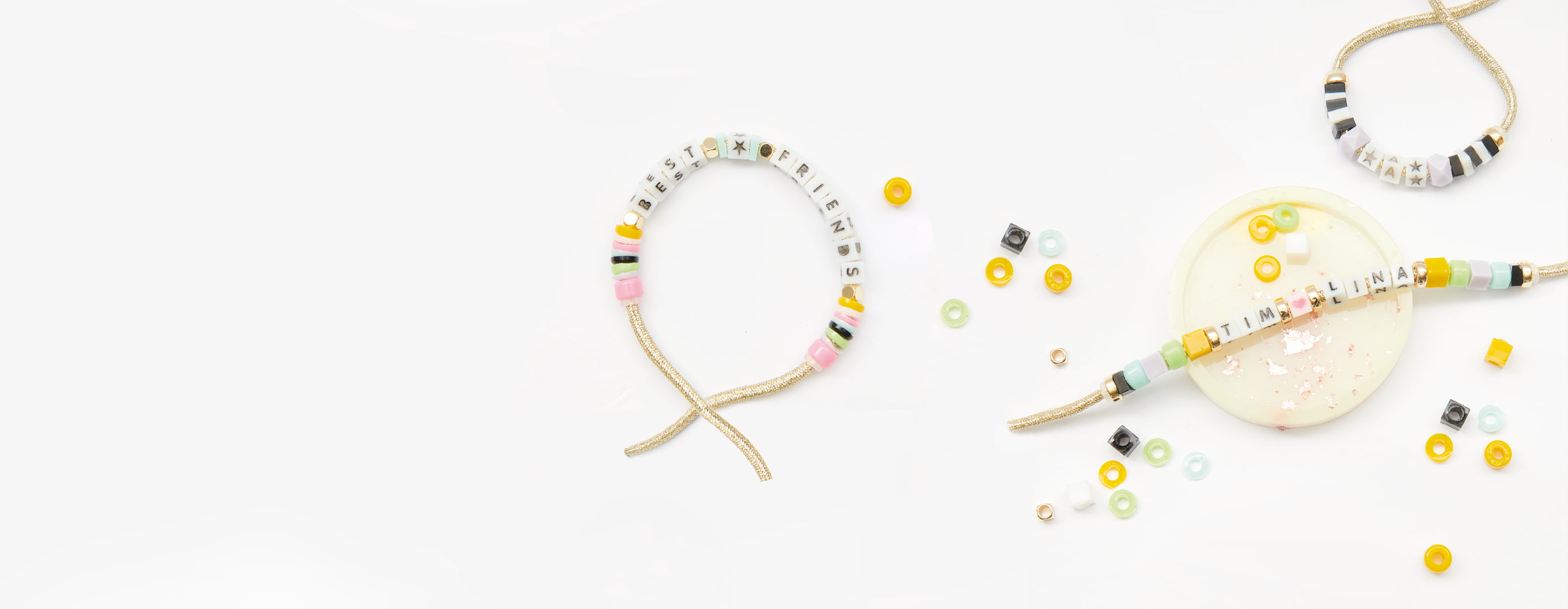 Armbänder aus Perlen