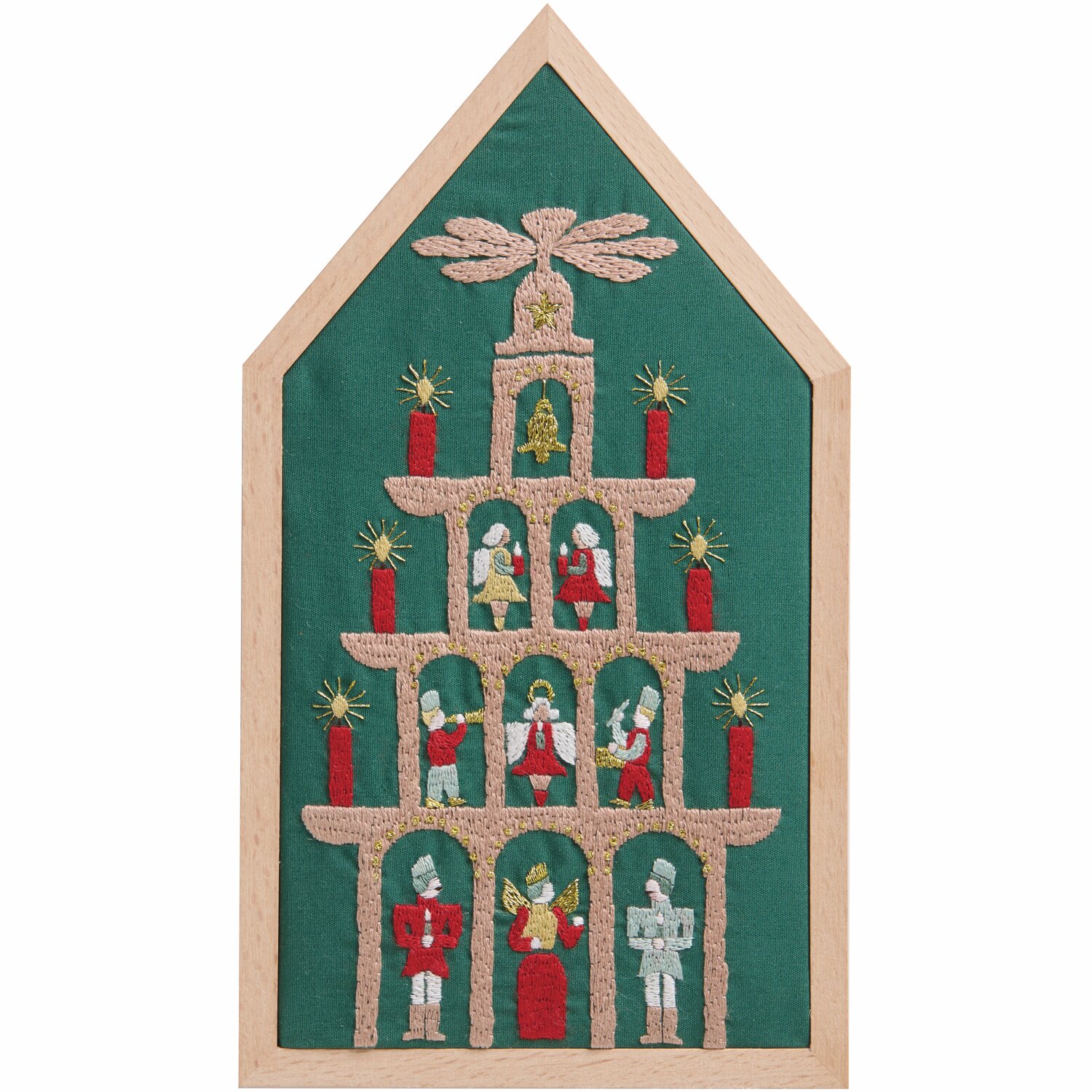 Stickpackung Pyramide vorgezeichnet: Weihnachtliche Szene auf grünem Stoff mit Figuren und Kerzen, 12,5x22,5cm, von Rico Design.